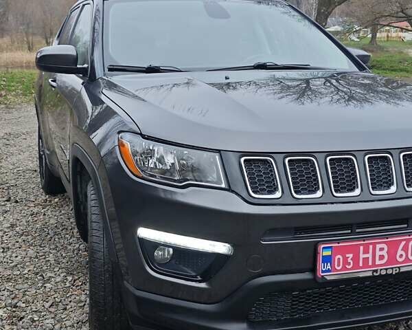 Серый Джип Компас, объемом двигателя 2.36 л и пробегом 124 тыс. км за 15755 $, фото 3 на Automoto.ua