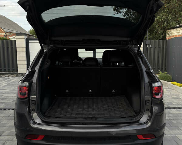 Серый Джип Компас, объемом двигателя 2.36 л и пробегом 20 тыс. км за 18000 $, фото 9 на Automoto.ua