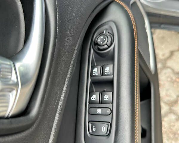 Серый Джип Компас, объемом двигателя 2.4 л и пробегом 110 тыс. км за 16900 $, фото 20 на Automoto.ua