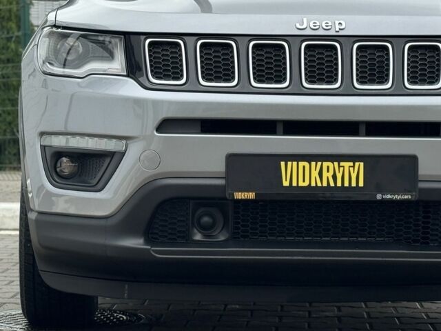 Сірий Джип Compass, об'ємом двигуна 2.4 л та пробігом 130 тис. км за 17350 $, фото 5 на Automoto.ua