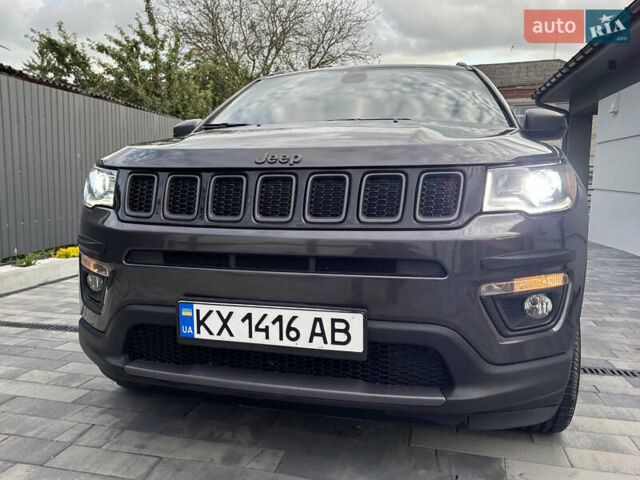 Серый Джип Компас, объемом двигателя 2.36 л и пробегом 20 тыс. км за 18000 $, фото 2 на Automoto.ua