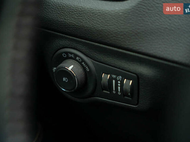 Серый Джип Компас, объемом двигателя 2.36 л и пробегом 108 тыс. км за 17900 $, фото 16 на Automoto.ua