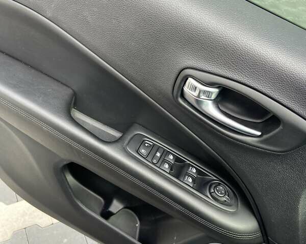 Сірий Джип Compass, об'ємом двигуна 2.36 л та пробігом 49 тис. км за 15500 $, фото 11 на Automoto.ua