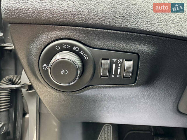 Серый Джип Компас, объемом двигателя 2.4 л и пробегом 110 тыс. км за 16900 $, фото 23 на Automoto.ua