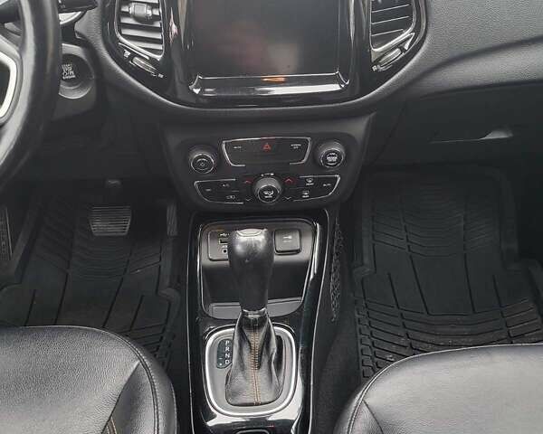 Серый Джип Компас, объемом двигателя 2.36 л и пробегом 130 тыс. км за 15500 $, фото 6 на Automoto.ua