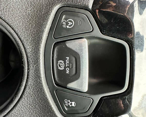 Серый Джип Компас, объемом двигателя 2.4 л и пробегом 110 тыс. км за 16900 $, фото 31 на Automoto.ua