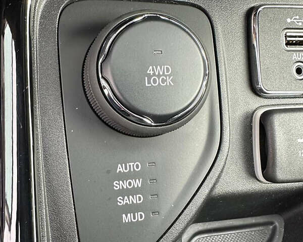 Серый Джип Компас, объемом двигателя 2.4 л и пробегом 110 тыс. км за 16900 $, фото 27 на Automoto.ua