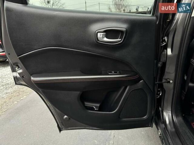 Сірий Джип Compass, об'ємом двигуна 2.36 л та пробігом 199 тис. км за 13900 $, фото 39 на Automoto.ua