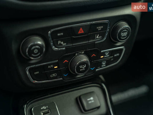 Серый Джип Компас, объемом двигателя 2.36 л и пробегом 108 тыс. км за 17900 $, фото 26 на Automoto.ua