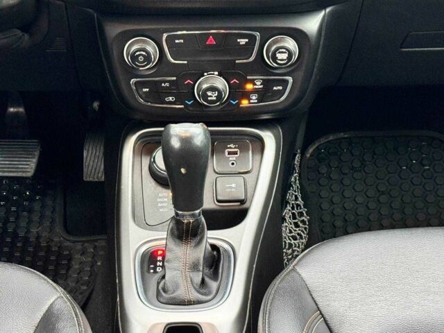 Серый Джип Компас, объемом двигателя 0 л и пробегом 60 тыс. км за 14100 $, фото 10 на Automoto.ua