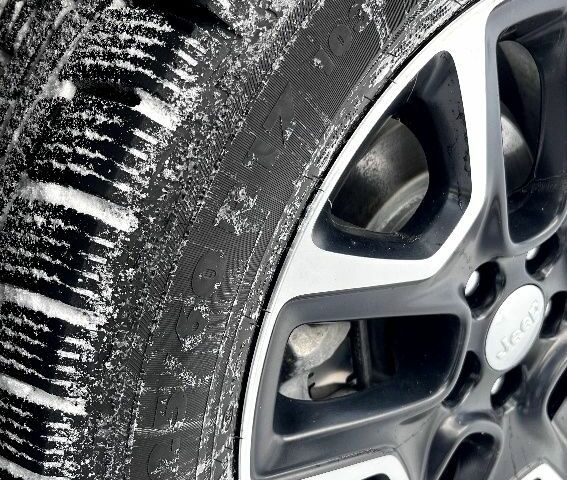 Серый Джип Компас, объемом двигателя 2.4 л и пробегом 90 тыс. км за 17299 $, фото 4 на Automoto.ua