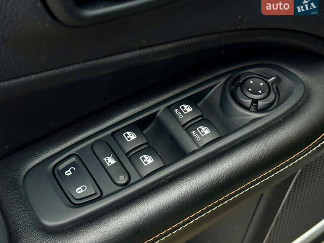 Сірий Джип Compass, об'ємом двигуна 2.4 л та пробігом 128 тис. км за 17800 $, фото 22 на Automoto.ua