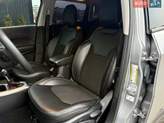 Сірий Джип Compass, об'ємом двигуна 2.4 л та пробігом 128 тис. км за 17800 $, фото 21 на Automoto.ua