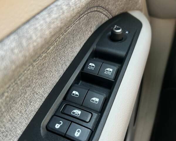 Сірий Джип Compass, об'ємом двигуна 2.36 л та пробігом 81 тис. км за 19800 $, фото 28 на Automoto.ua