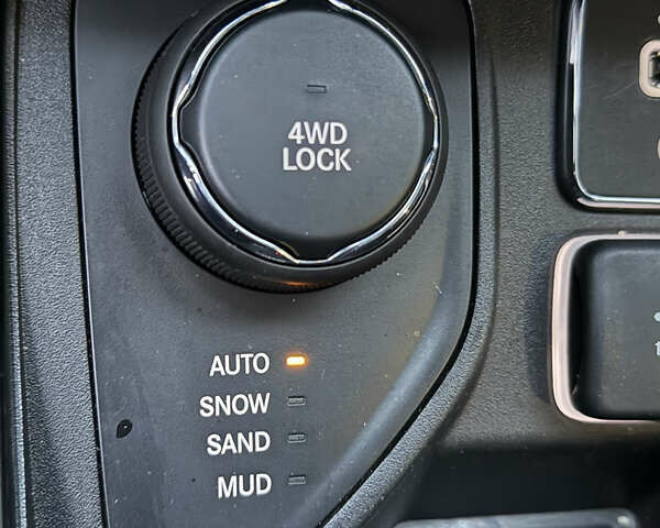 Серый Джип Компас, объемом двигателя 2.36 л и пробегом 108 тыс. км за 17800 $, фото 21 на Automoto.ua