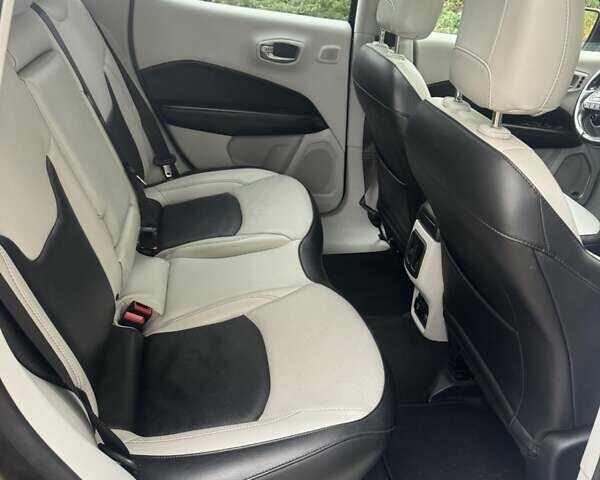 Сірий Джип Compass, об'ємом двигуна 2.4 л та пробігом 164 тис. км за 16900 $, фото 13 на Automoto.ua