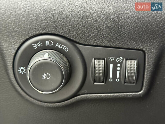 Сірий Джип Compass, об'ємом двигуна 2.36 л та пробігом 73 тис. км за 21900 $, фото 48 на Automoto.ua