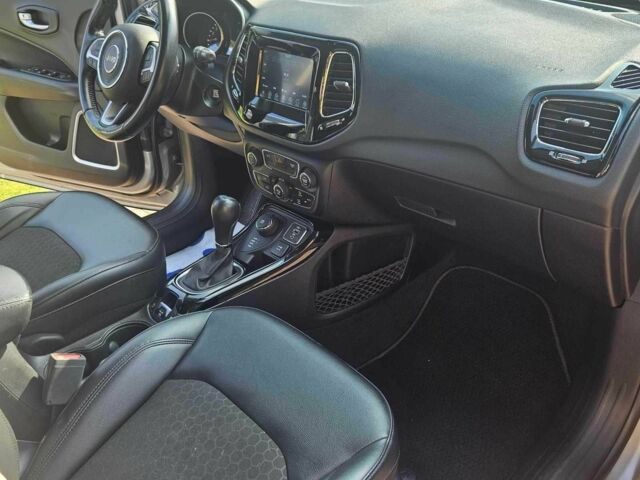 Сірий Джип Compass, об'ємом двигуна 0 л та пробігом 102 тис. км за 11900 $, фото 7 на Automoto.ua