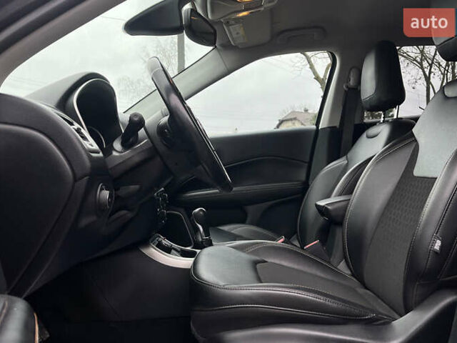 Сірий Джип Compass, об'ємом двигуна 2.4 л та пробігом 111 тис. км за 18999 $, фото 8 на Automoto.ua