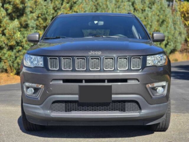 Серый Джип Компас, объемом двигателя 2.4 л и пробегом 28 тыс. км за 4400 $, фото 1 на Automoto.ua