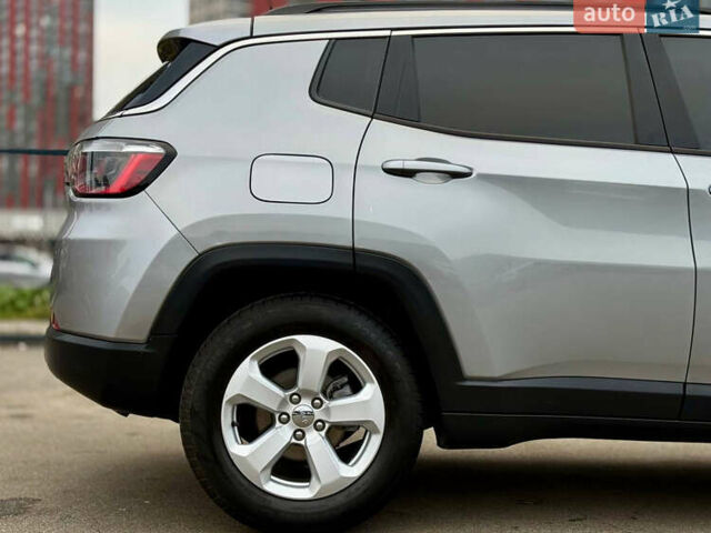 Сірий Джип Compass, об'ємом двигуна 2.4 л та пробігом 128 тис. км за 17800 $, фото 11 на Automoto.ua