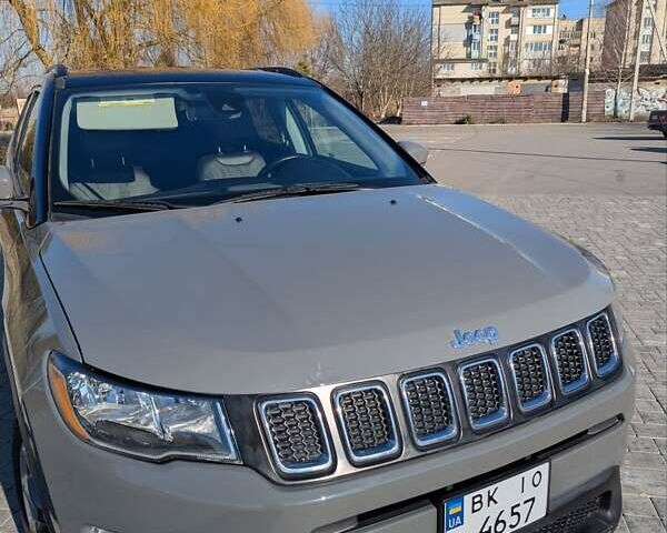 Серый Джип Компас, объемом двигателя 2.36 л и пробегом 83 тыс. км за 16900 $, фото 1 на Automoto.ua