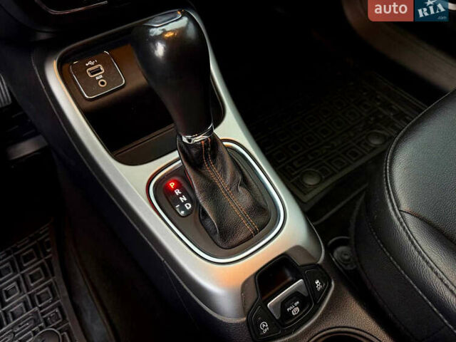 Сірий Джип Compass, об'ємом двигуна 2.4 л та пробігом 128 тис. км за 17800 $, фото 31 на Automoto.ua