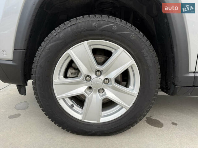 Сірий Джип Compass, об'ємом двигуна 2.36 л та пробігом 73 тис. км за 21900 $, фото 26 на Automoto.ua