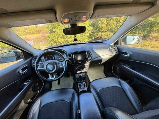 Сірий Джип Compass, об'ємом двигуна 2.4 л та пробігом 107 тис. км за 16000 $, фото 2 на Automoto.ua