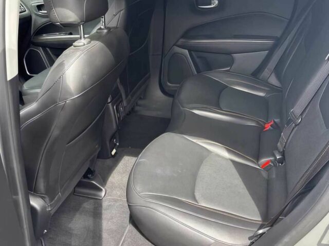 Серый Джип Компас, объемом двигателя 2.4 л и пробегом 13 тыс. км за 10300 $, фото 10 на Automoto.ua