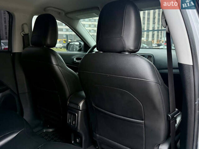 Сірий Джип Compass, об'ємом двигуна 2.4 л та пробігом 128 тис. км за 17800 $, фото 36 на Automoto.ua