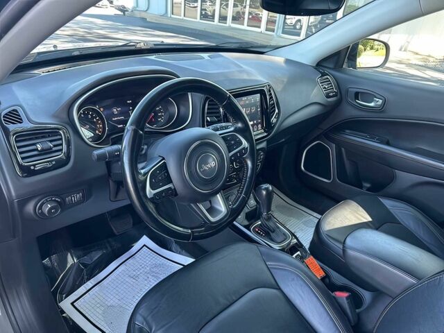 Джип Компас 2021 в Киеве на Automoto.ua Серый Джип Компас, объемом двигателя 2.4 л и пробегом 15 тыс. км за 10600 $, фото 7 на Automoto.ua