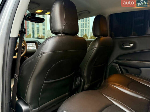 Сірий Джип Compass, об'ємом двигуна 2.4 л та пробігом 128 тис. км за 17800 $, фото 30 на Automoto.ua