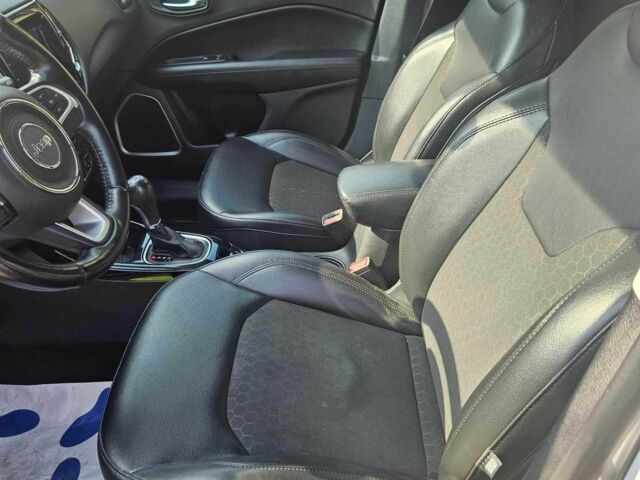 Сірий Джип Compass, об'ємом двигуна 0 л та пробігом 102 тис. км за 11900 $, фото 11 на Automoto.ua