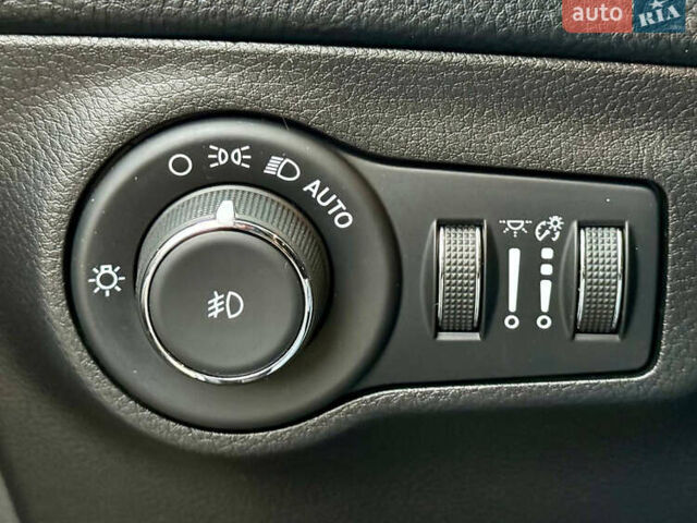 Сірий Джип Compass, об'ємом двигуна 2.4 л та пробігом 128 тис. км за 17800 $, фото 26 на Automoto.ua