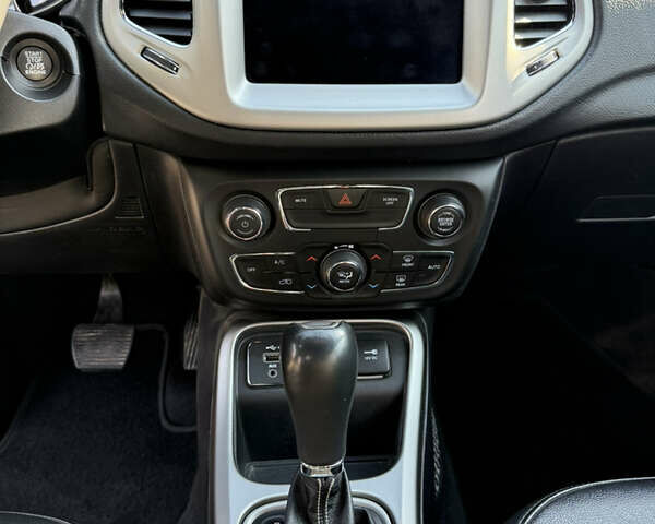 Сірий Джип Compass, об'ємом двигуна 2.4 л та пробігом 108 тис. км за 21274 $, фото 41 на Automoto.ua