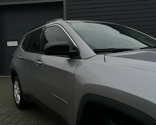 Серый Джип Компас, объемом двигателя 2.36 л и пробегом 48 тыс. км за 18500 $, фото 4 на Automoto.ua