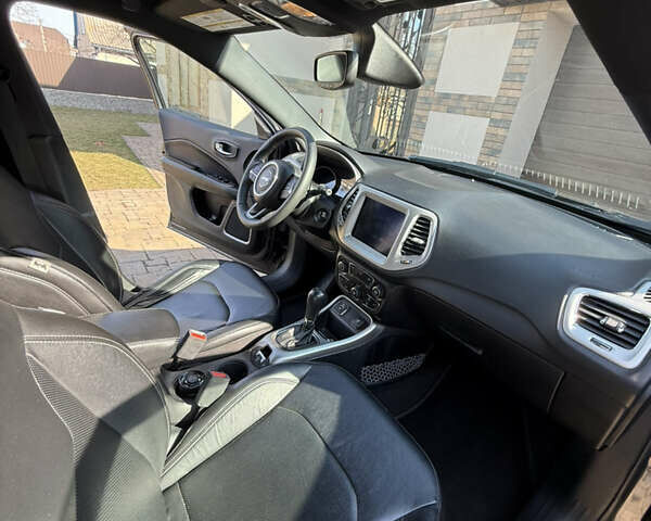 Сірий Джип Compass, об'ємом двигуна 2.4 л та пробігом 108 тис. км за 21274 $, фото 50 на Automoto.ua
