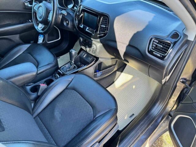 Сірий Джип Compass, об'ємом двигуна 2.4 л та пробігом 107 тис. км за 16000 $, фото 8 на Automoto.ua