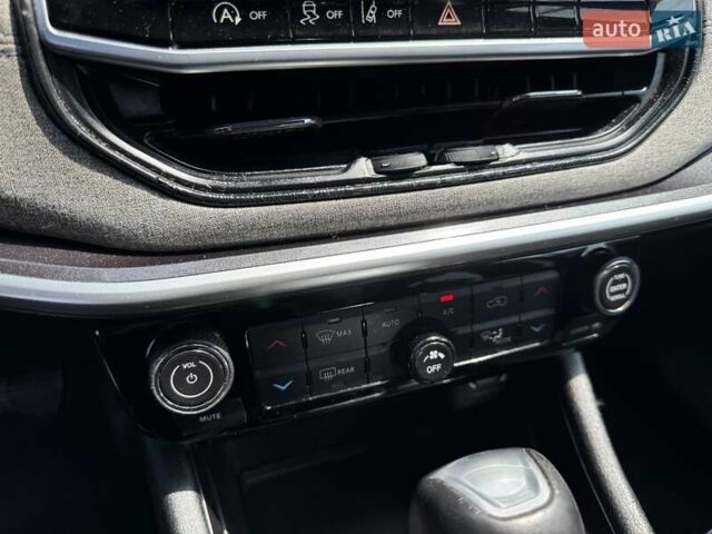 Сірий Джип Compass, об'ємом двигуна 2.36 л та пробігом 166 тис. км за 15700 $, фото 31 на Automoto.ua