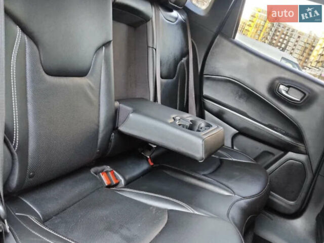 Сірий Джип Compass, об'ємом двигуна 2.4 л та пробігом 108 тис. км за 21274 $, фото 58 на Automoto.ua