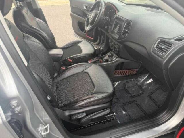 Сірий Джип Compass, об'ємом двигуна 2.4 л та пробігом 55 тис. км за 8500 $, фото 8 на Automoto.ua