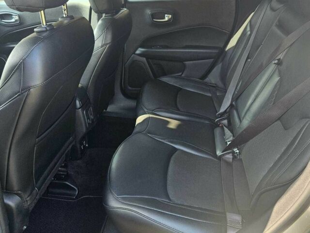 Сірий Джип Compass, об'ємом двигуна 0 л та пробігом 102 тис. км за 11900 $, фото 12 на Automoto.ua
