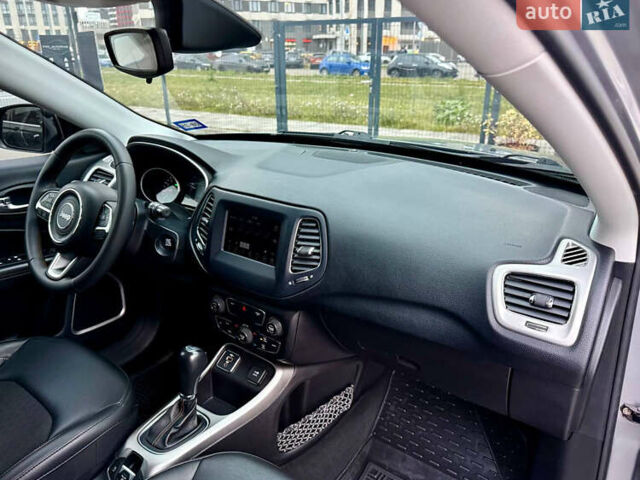Сірий Джип Compass, об'ємом двигуна 2.4 л та пробігом 128 тис. км за 17800 $, фото 40 на Automoto.ua