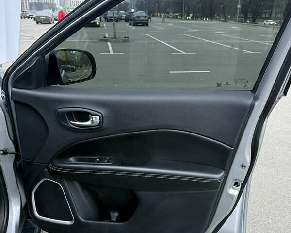 Сірий Джип Compass, об'ємом двигуна 2.36 л та пробігом 128 тис. км за 16100 $, фото 11 на Automoto.ua