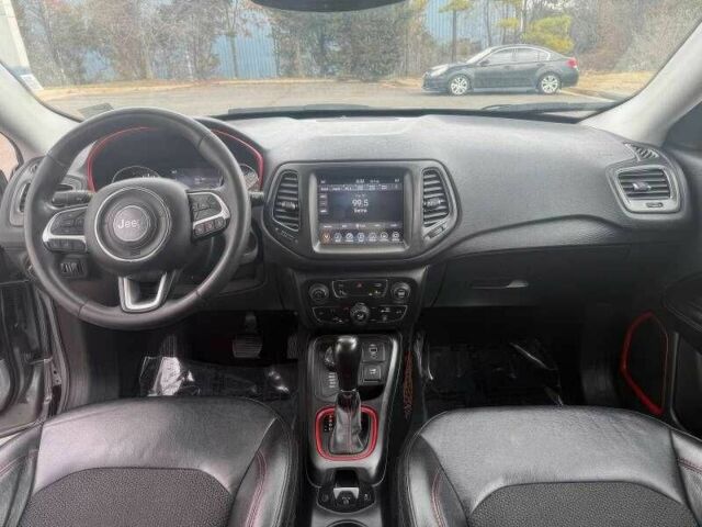 Сірий Джип Compass, об'ємом двигуна 2.4 л та пробігом 55 тис. км за 8500 $, фото 11 на Automoto.ua