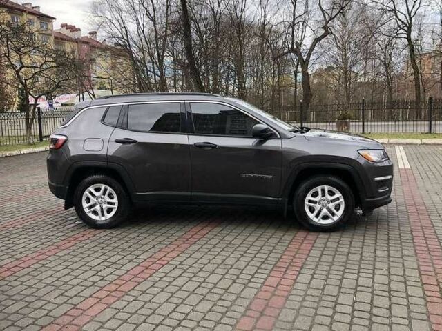 Серый Джип Компас, объемом двигателя 2.4 л и пробегом 29 тыс. км за 13000 $, фото 3 на Automoto.ua