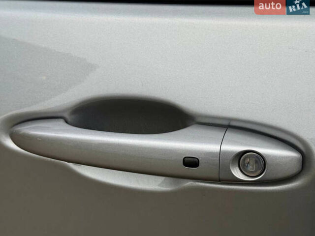 Сірий Джип Compass, об'ємом двигуна 2.4 л та пробігом 128 тис. км за 17800 $, фото 18 на Automoto.ua