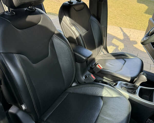 Сірий Джип Compass, об'ємом двигуна 2.4 л та пробігом 108 тис. км за 21274 $, фото 37 на Automoto.ua