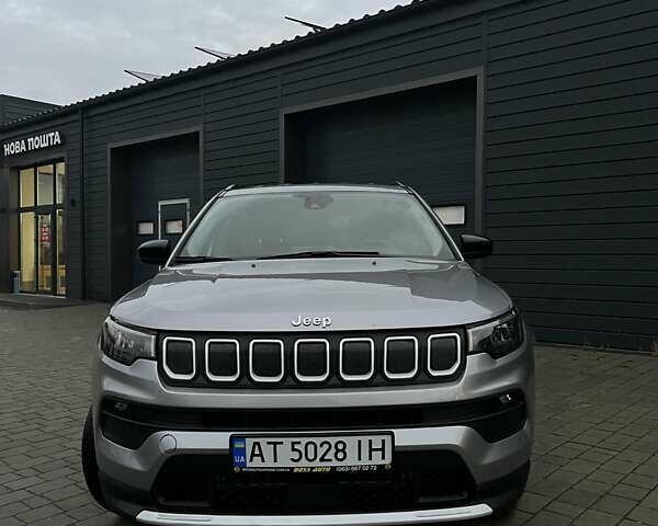Серый Джип Компас, объемом двигателя 2.36 л и пробегом 48 тыс. км за 18500 $, фото 2 на Automoto.ua